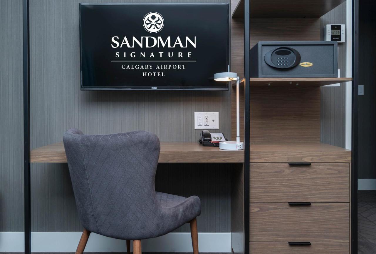 Sandman Signature Calgary Airport Hotel Exterior photo
