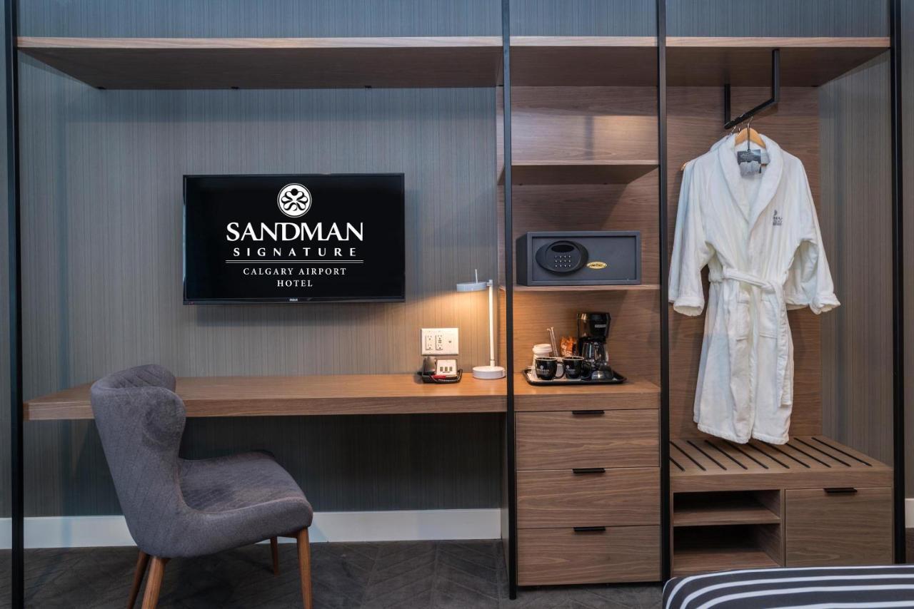 Sandman Signature Calgary Airport Hotel Exterior photo